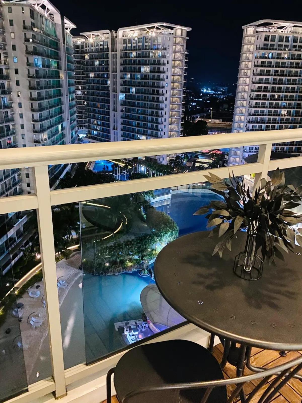 Beach Front Living In The Heart Of The City, Azure Residences Manila Ngoại thất bức ảnh